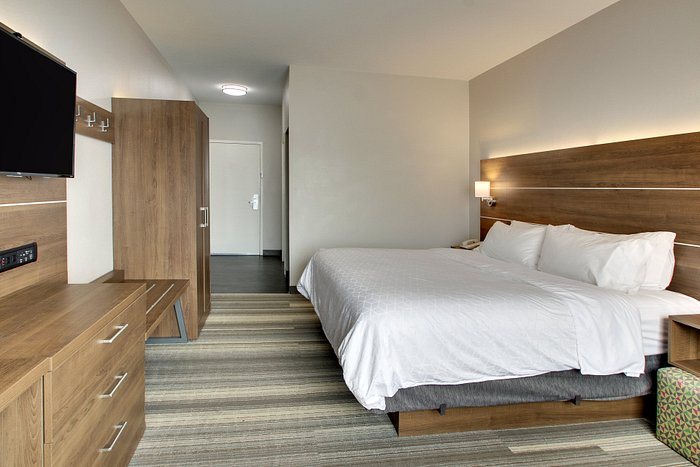 Holiday Inn Express Suites Laurel By IHG — Guest room