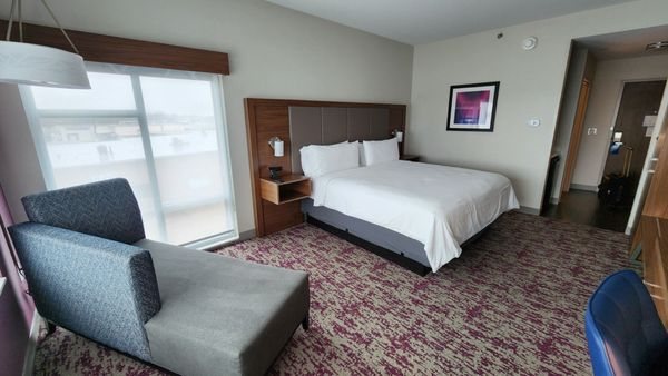 Holiday Inn Express Suites Little Rock Downtown By IHG — Guest room