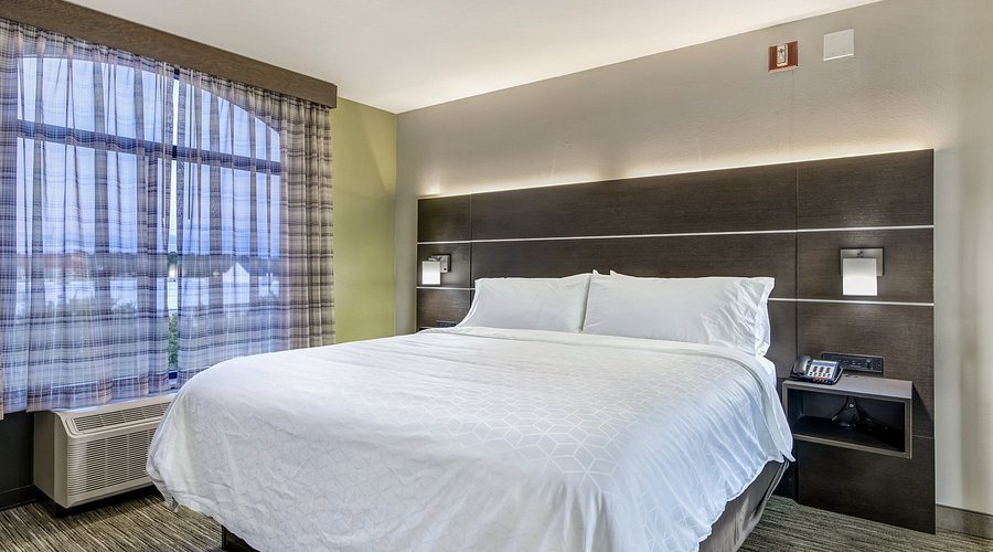 Holiday Inn Express Suites Longview North By IHG — Guest room
