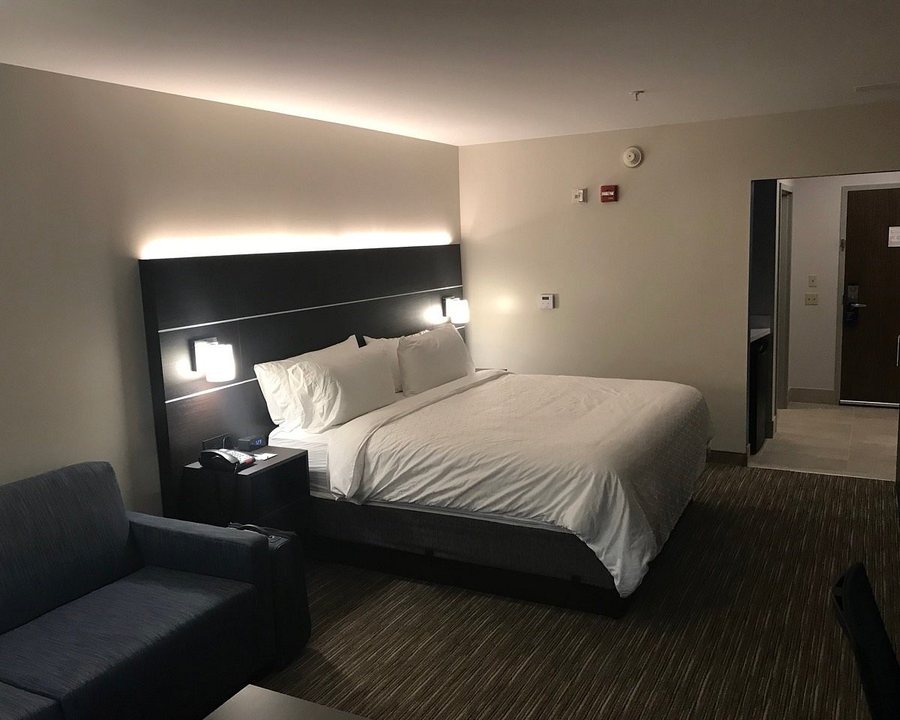 Holiday Inn Express Suites Middletown By IHG — Guest room