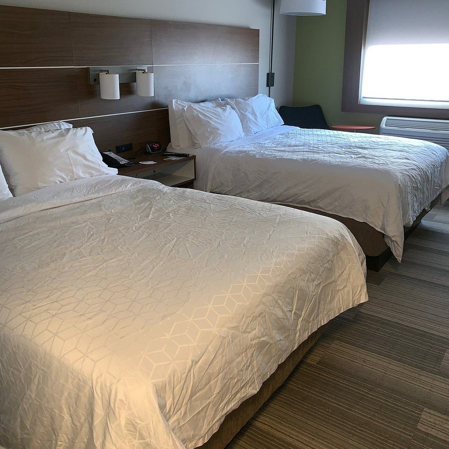 Holiday Inn Express Suites Minneapolis Dwtn Conv Ctr by IHG — Guest room