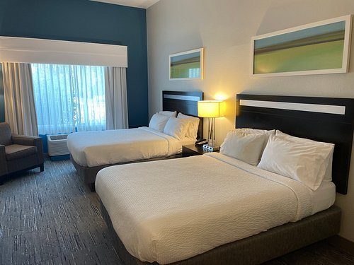 Holiday Inn Express Suites Montgomery E Eastchase By IHG — Guest room
