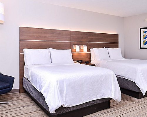 Holiday Inn Express Suites Mount Pleasant by IHG — Guest room