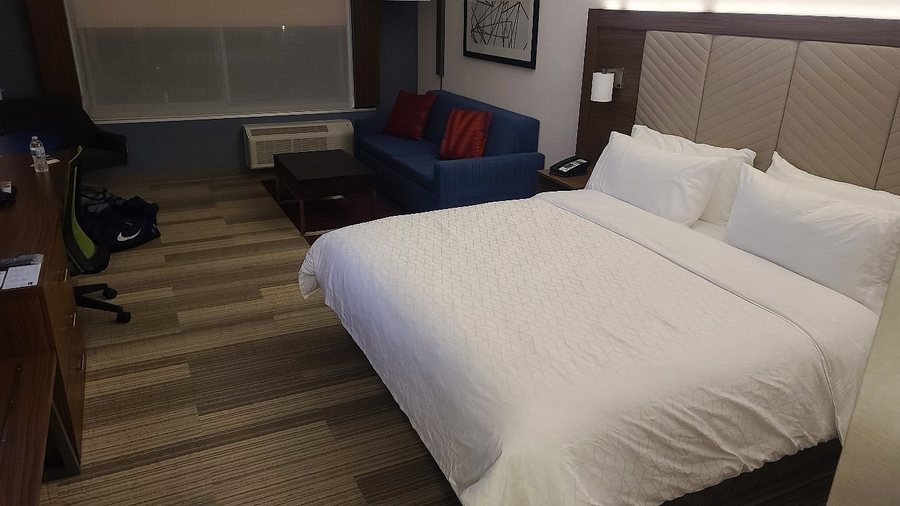 Holiday Inn Express Suites Murrieta Temecula By IHG — Guest room