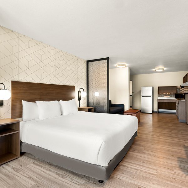 Holiday Inn Express Suites Nampa Idaho Center By IHG — Guest room