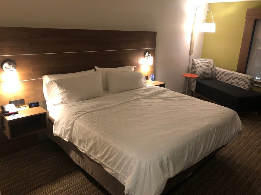 Holiday Inn Express Suites Ogallala By IHG — Guest room