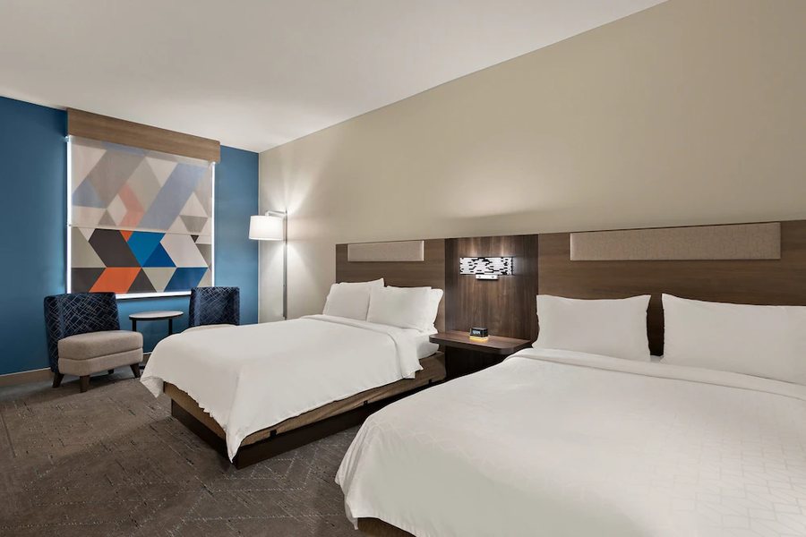 Holiday Inn Express Suites Oklahoma City North By IHG — Guest room