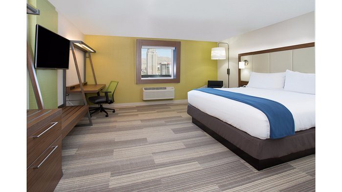 Holiday Inn Express Suites Olathe South By IHG — Guest room