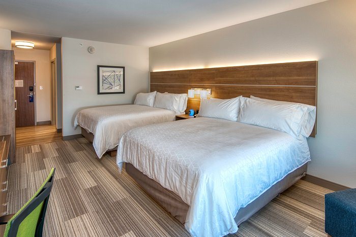 Holiday Inn Express Suites Omaha Downtown Old Market By IHG — Guest room