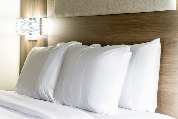 Holiday Inn Express Suites Phoenix Mesa West By IHG — Guest room