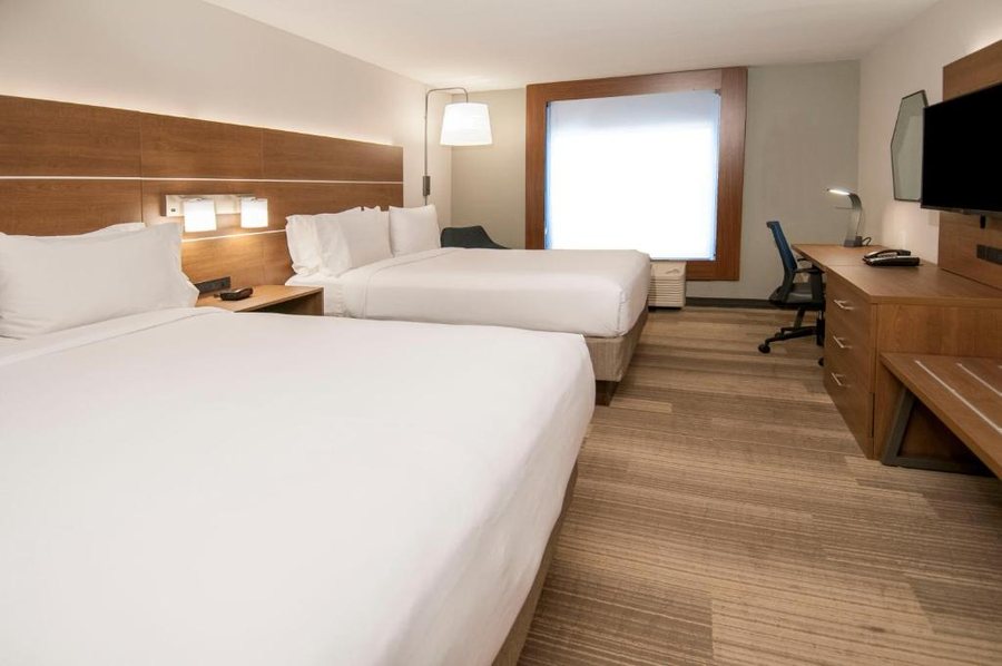 Holiday Inn Express Suites Plano West Frisco by IHG — Guest room
