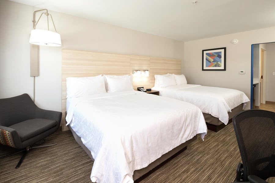 Holiday Inn Express Suites Portage By IHG — Guest room