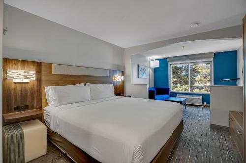 Holiday Inn Express Suites Portland jantzen Beach By IHG — Guest room