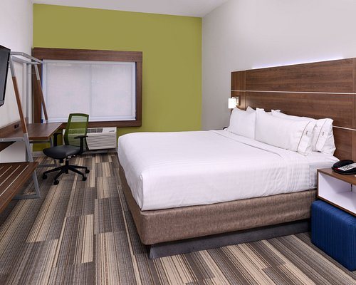 Holiday Inn Express Suites Raleigh NE Medical Ctr Area by IHG — Guest room