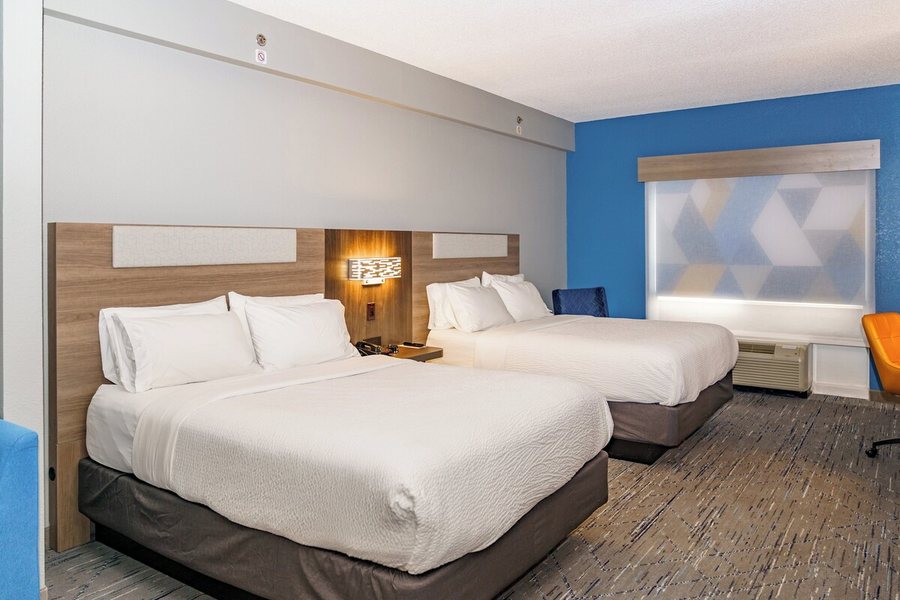 Holiday Inn Express Suites Raleigh SW NC State by IHG — Guest room