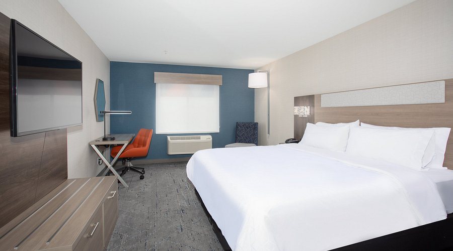 Holiday Inn Express Suites Rapid City I 90 by IHG — Guest room