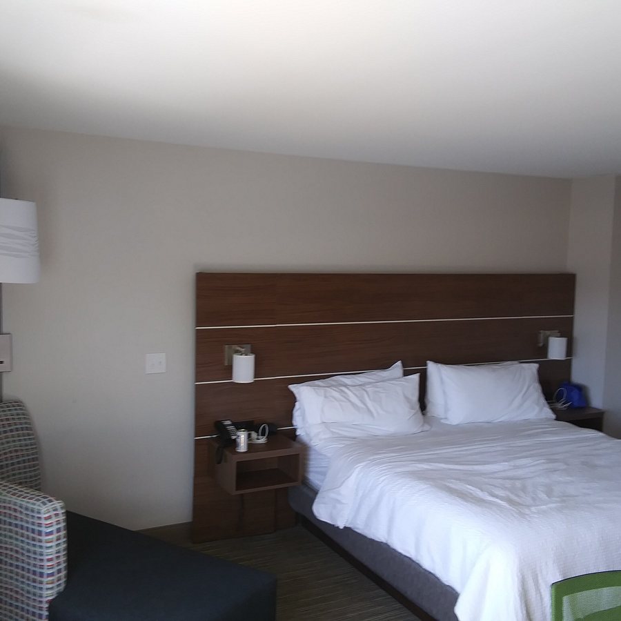 Holiday Inn Express Suites Rehoboth Beach by IHG — Guest room