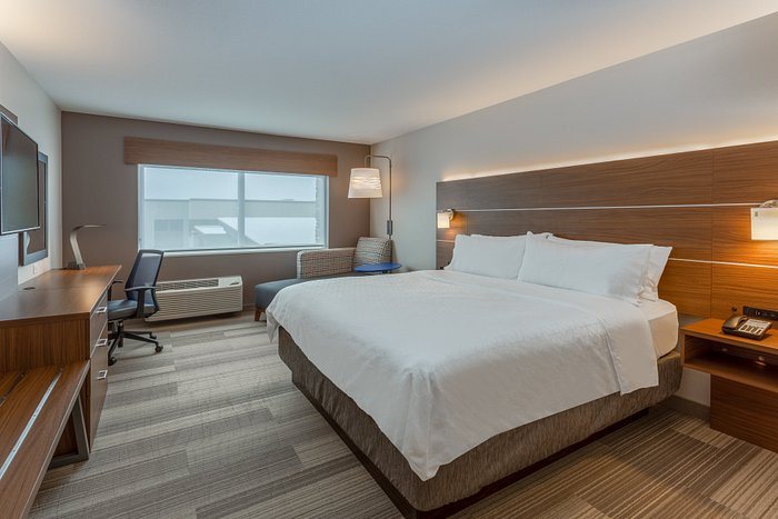 Holiday Inn Express Suites Rice Lake By IHG — Guest room