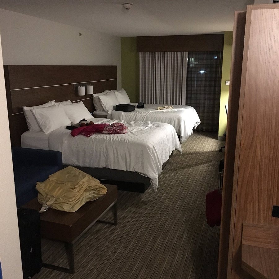 Holiday Inn Express Suites Rolla Univ Of Missouri S t By IHG — Guest room