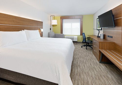 Holiday Inn Express Suites San Antonio Nw Near Seaworld By IHG — Guest room