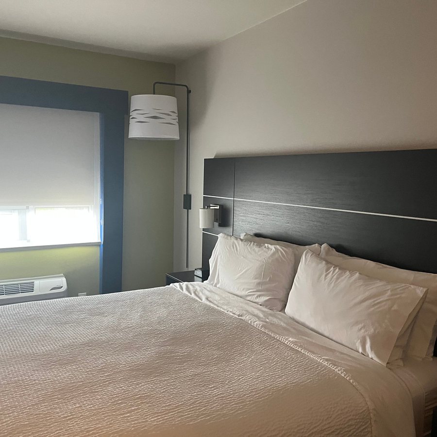 Holiday Inn Express Suites Santa Fe By IHG — Guest room