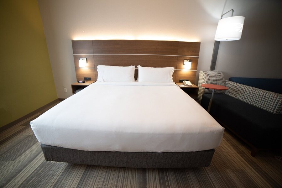 Holiday Inn Express Suites South Padre Island by IHG — Guest room
