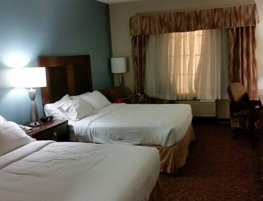 Holiday Inn Express Suites St Cloud by IHG — Guest room