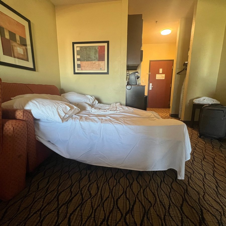 Holiday Inn Express Suites Sweetwater By IHG — Guest room