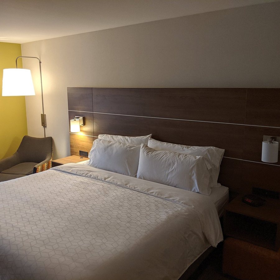 Holiday Inn Express Suites Tehachapi Hwy 58 mill St by IHG — Guest room