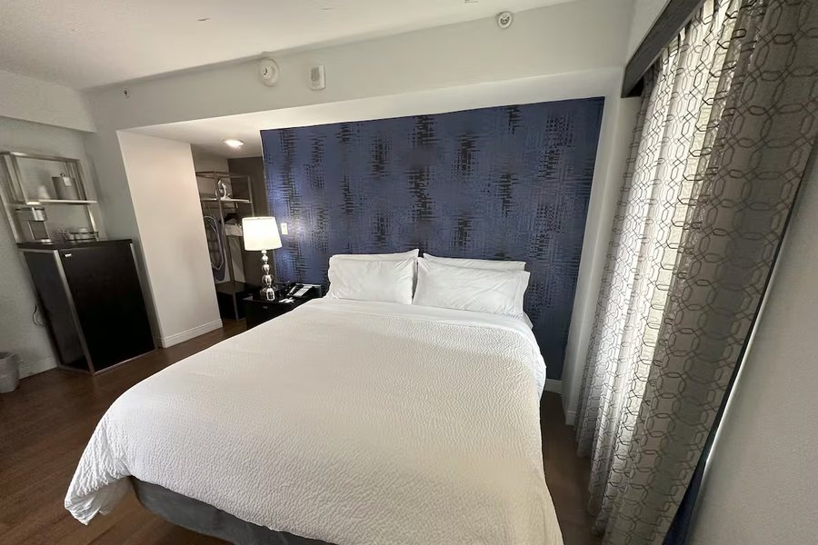 Holiday Inn Express Suites The Dalles By IHG — Guest room