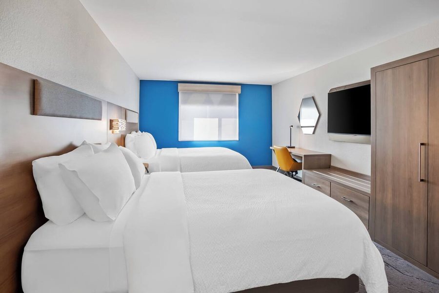 Holiday Inn Express Suites Tumwater Olympia By IHG — Guest room