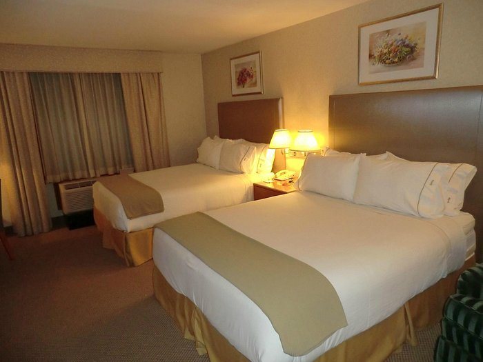 Holiday Inn Express Suites Warwick providence airport By IHG — Guest room