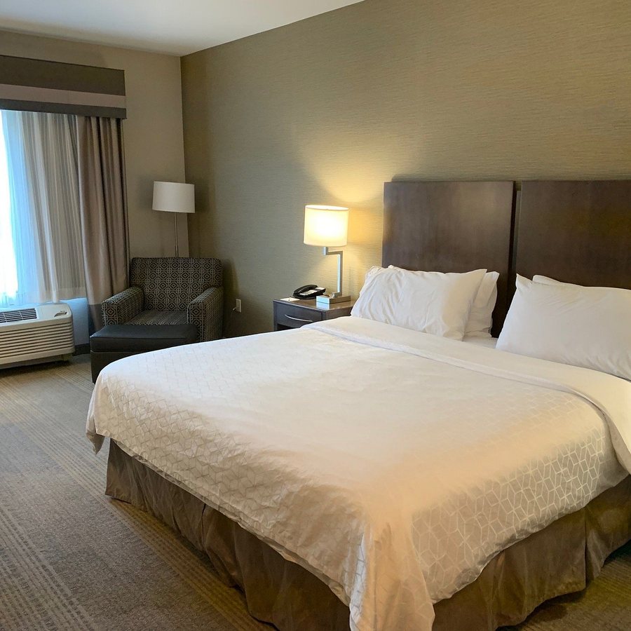 Holiday Inn Express Suites Wichita Northeast By IHG — Guest room