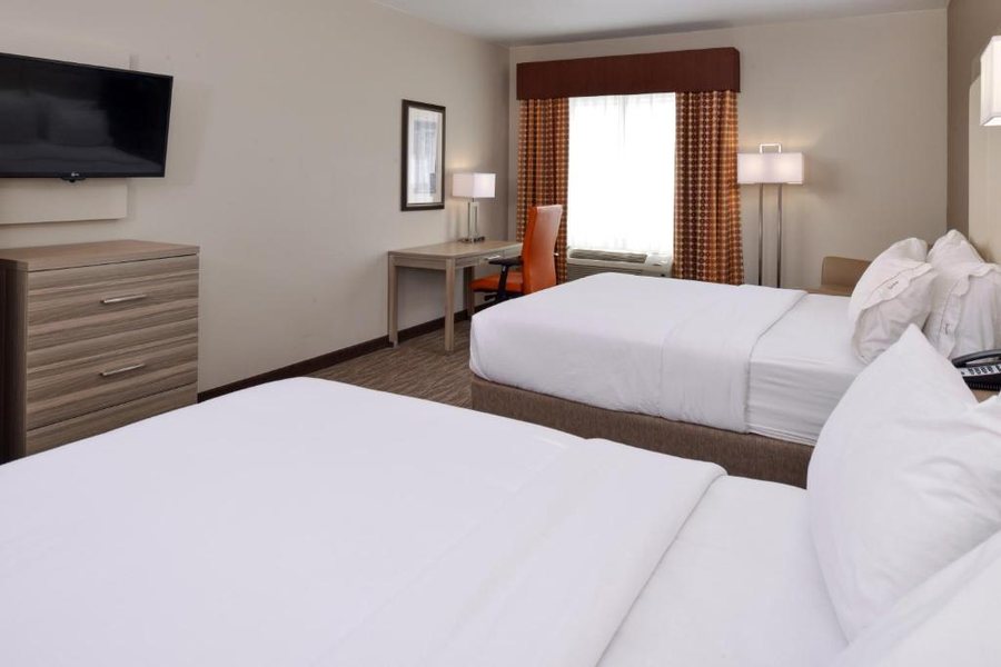 Holiday Inn Express Suites Williston By IHG — Guest room