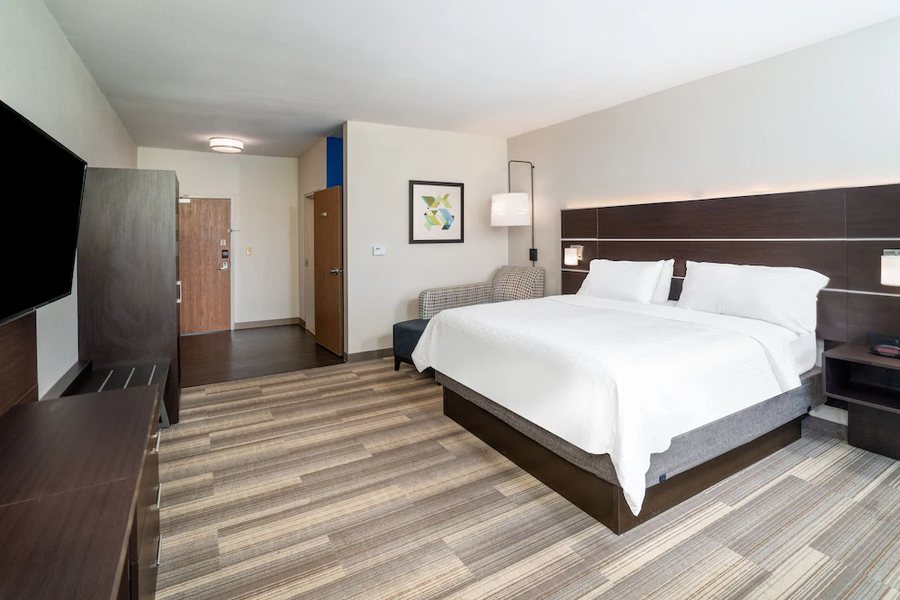 Holiday Inn Express Suites Winona By IHG — Guest room