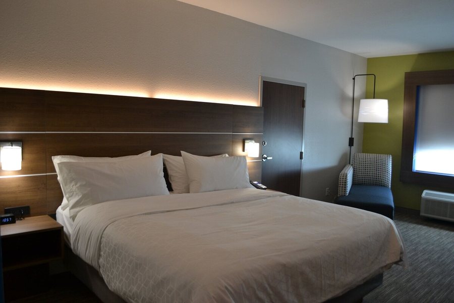 Holiday Inn Express Tallahassee university Central By IHG — Guest room