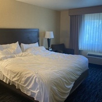 Holiday Inn Express Temecula By IHG — Guest room