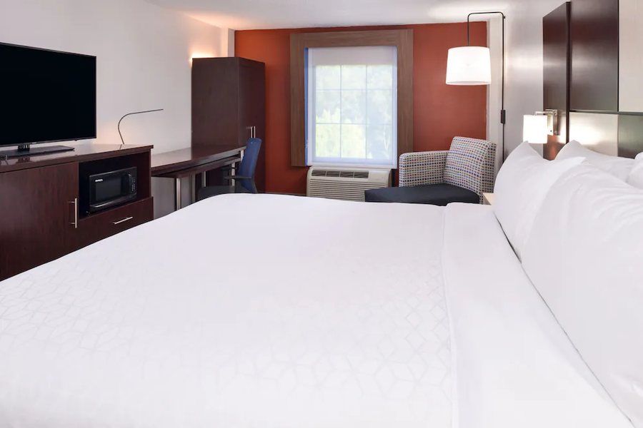 Holiday Inn Express Towson Baltimore N By IHG — Guest room