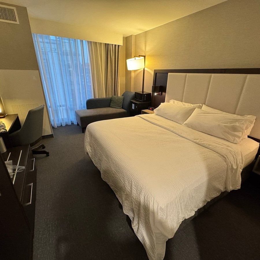 Holiday Inn Express Washington DC Downtown By IHG — Guest room