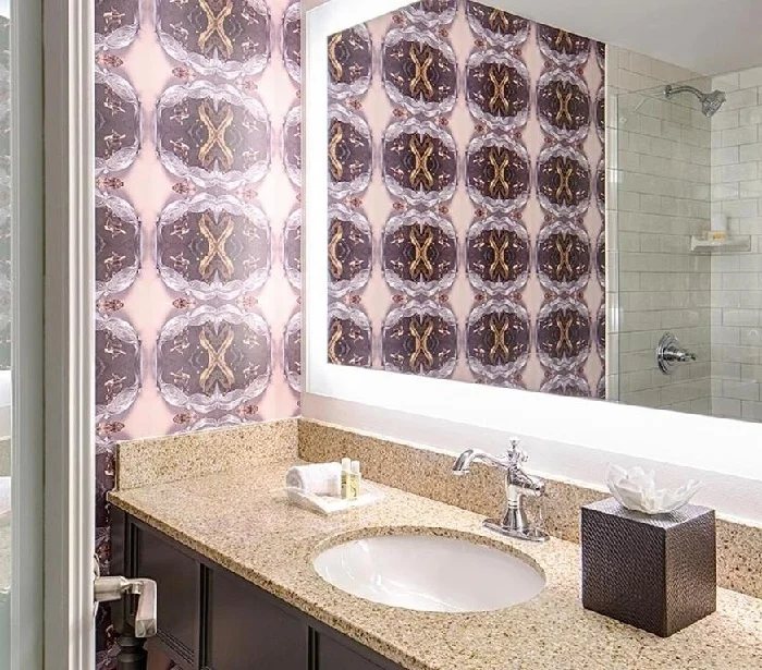 Holiday Inn French Quarter Chateau Lemoyne by IHG — Bathroom