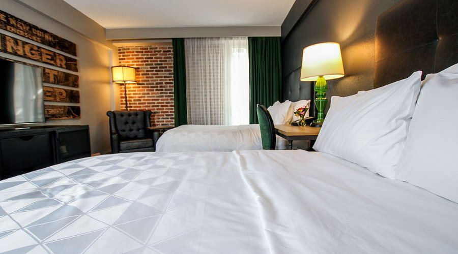 Holiday Inn French Quarter Chateau Lemoyne by IHG — Guest room