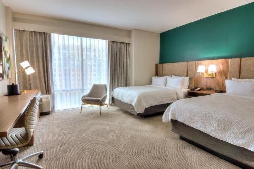 Holiday Inn Gainesville University Ctr by IHG — Guest room