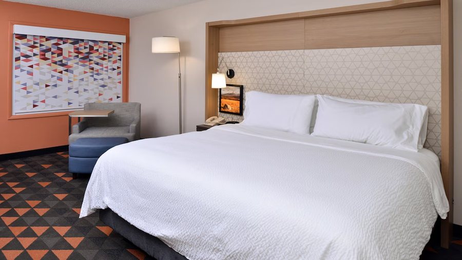 Holiday Inn Great Falls convention Center By Ihg — Guest room