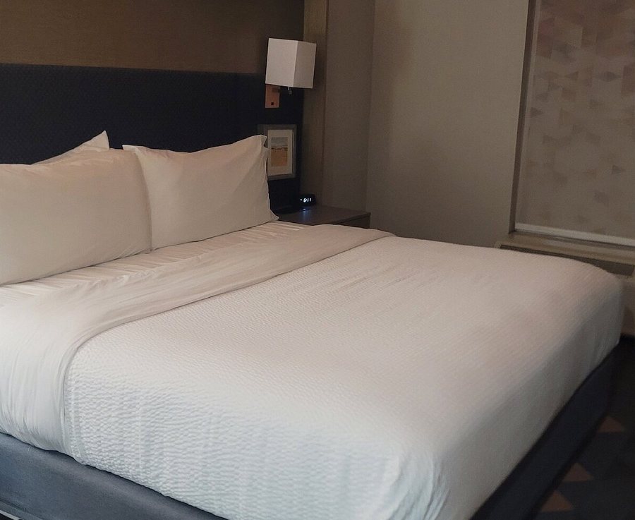 Holiday Inn Hattiesburg North By IHG — Guest room