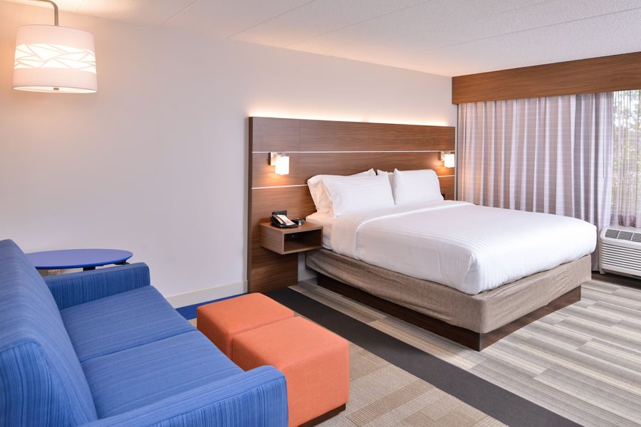 Holiday Inn Indianapolis Downtown By IHG — Guest room