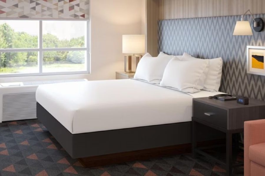 Holiday Inn Lexington Hamburg By IHG — Guest room