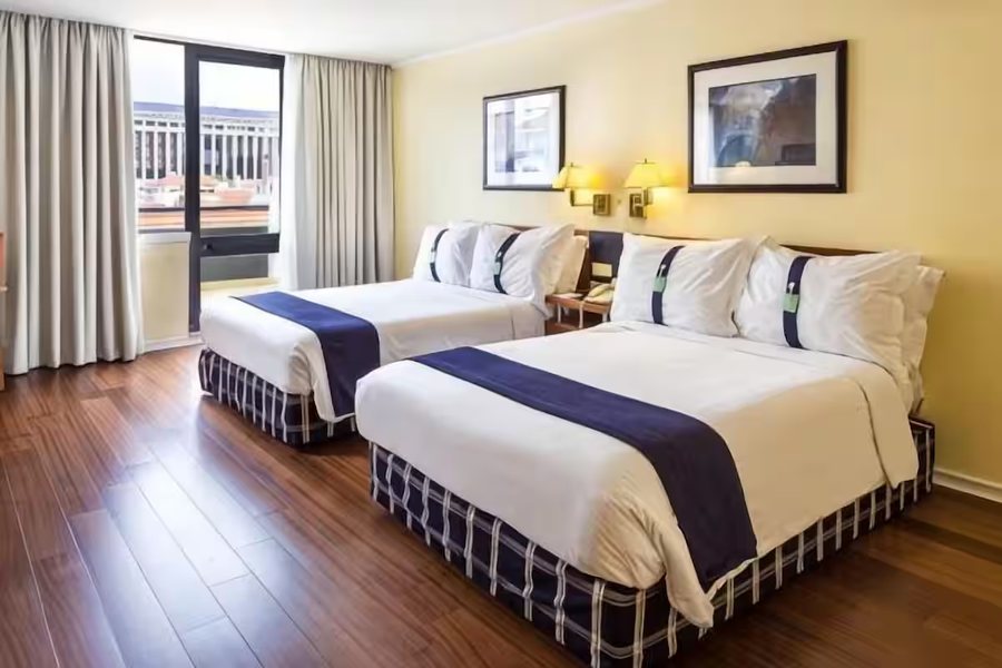 Holiday Inn Lisbon By IHG — Guest room