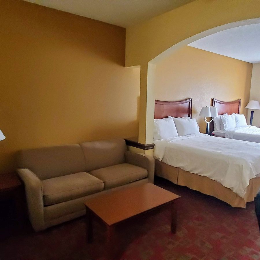 Holiday Inn Little Rock West Chenal Pkwy by IHG — Guest room