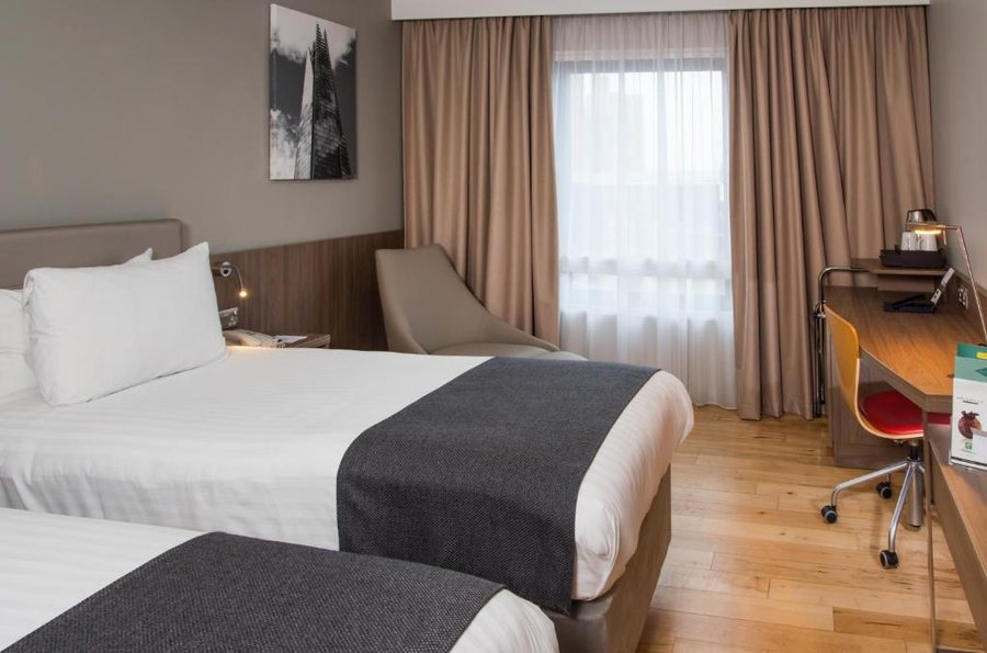Holiday Inn London West by IHG — Guest room