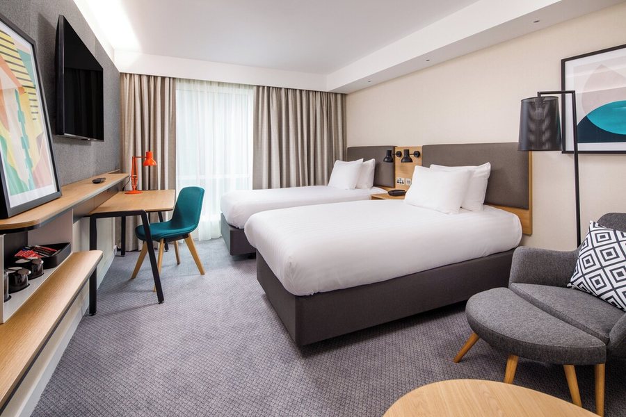 Holiday Inn Manchester Airport By IHG — Guest room